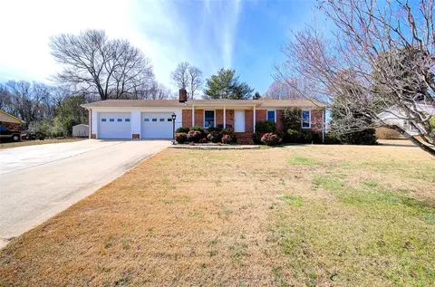 110 Edgewood Ave, Easley, SC 29640
