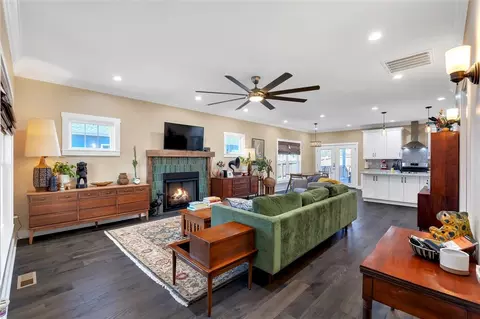 406 Highland Rd, Easley, SC 29640 photo 5