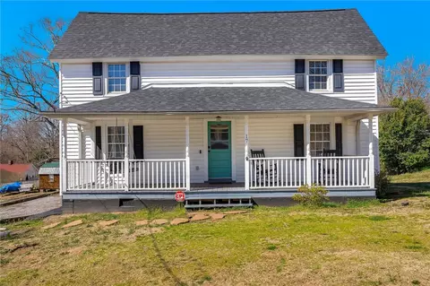 17 Hammett St, Piedmont, SC 29673