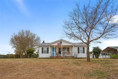 819 Doyle St, Westminster, SC 29693
