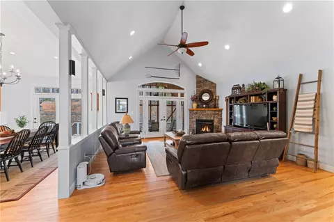 118 Bartram Trl, Central, SC 29630 photo 6