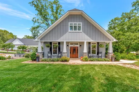 303 E South 4th St, Seneca, SC 29678