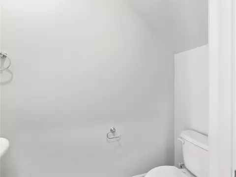 Bath - 704 Whitebark Dr, Pendleton, SC 29670 photo 2 of 6