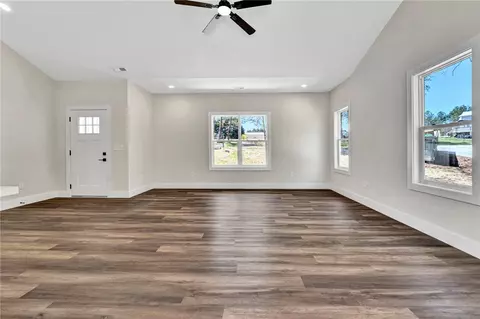 Living - 203 Castlebrook Dr, Walhalla, SC 29691 photo 2 of 2