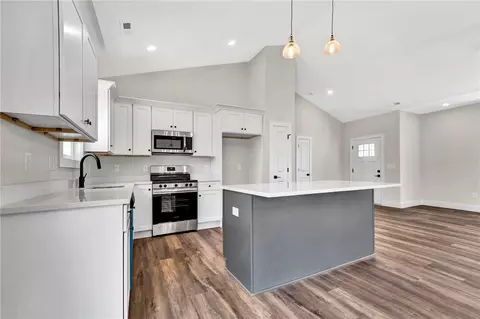Kitchen - 203 Castlebrook Dr, Walhalla, SC 29691 photo 1 of 1