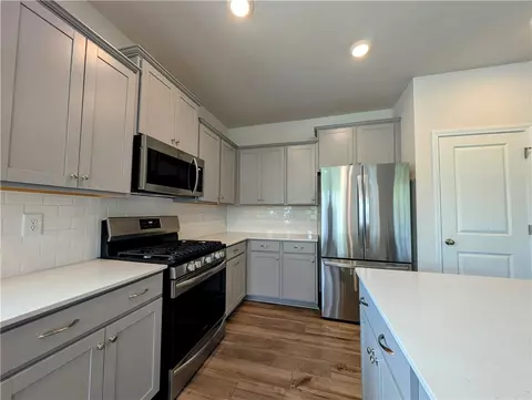 Kitchen - 344 Sliding Rock Dr, Pendleton, SC 29670 photo 2 of 4