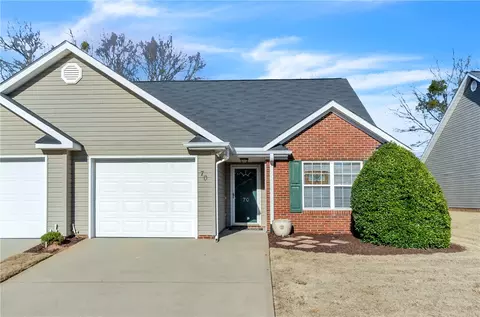 70 Magnolia Crest Dr, Simpsonville, SC 29681