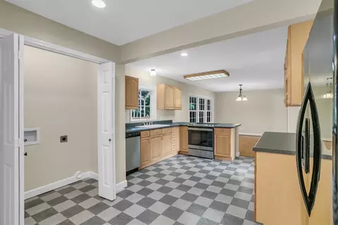 207 Forest Dr, Easley, SC 29642 photo 4