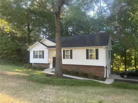 2827 Leconte Rd, Anderson, SC 29621