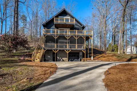 819 Dogwood Cove Dr, Seneca, SC 29678