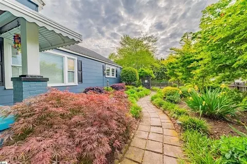 13 Park St, Pelzer, SC 29669