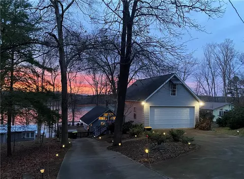 307 Lakeview Dr, Townville, SC 29689