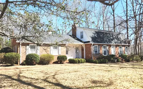 102 Spring Dr, Belton, SC 29627 photo 2