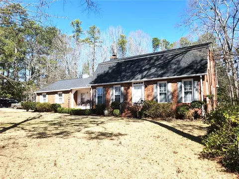 102 Spring Dr, Belton, SC 29627