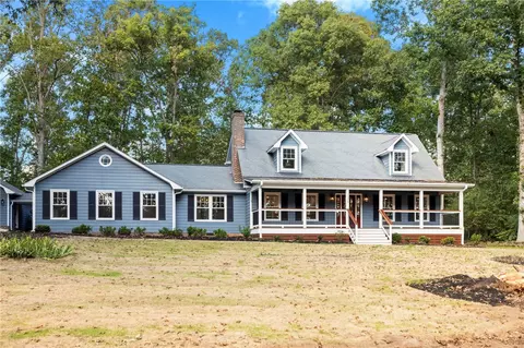 124 Oaks Ct, Pickens, SC 29671