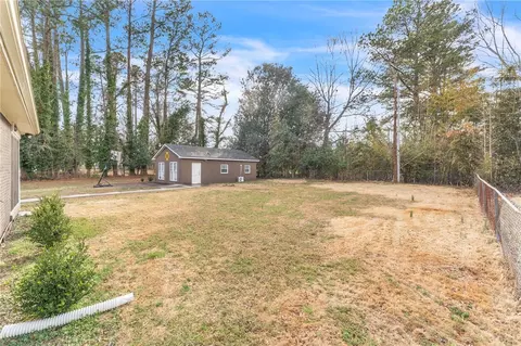 Exterior - 1611 E Calhoun St, Anderson, SC 29621 photo 7 of 10