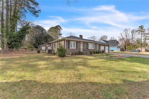 Exterior - 1611 E Calhoun St, Anderson, SC 29621 photo 10 of 10