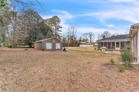 Exterior - 1611 E Calhoun St, Anderson, SC 29621 photo 8 of 10