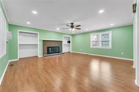 Living - 1611 E Calhoun St, Anderson, SC 29621 photo 5 of 9