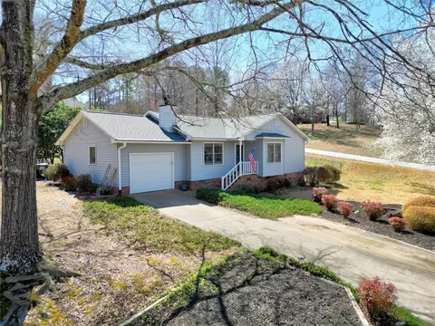 100 Mariposa Cir, Anderson, SC 29621