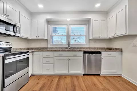 Kitchen - 1003 Gravley Rd, Pickens, SC 29671 photo 2 of 4