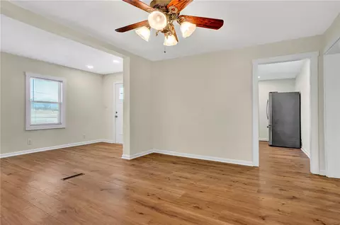 Living - 1003 Gravley Rd, Pickens, SC 29671 photo 5 of 7