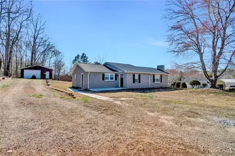 1003 Gravley Rd, Pickens, SC 29671