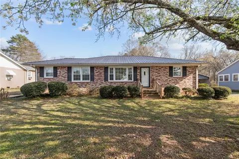 111 Wiles St, Iva, SC 29655