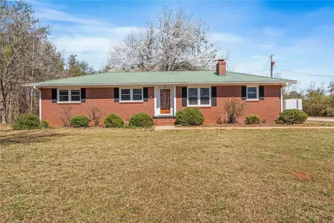 2011 Donaldson Rd, Anderson, SC 29621