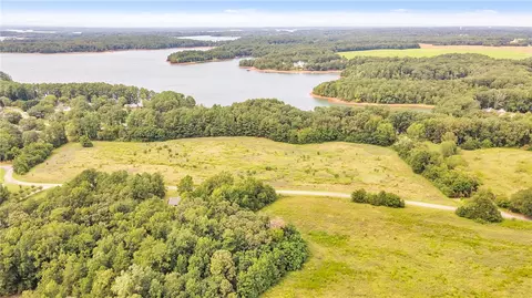 05 Island Point Rd, Starr, SC 29684