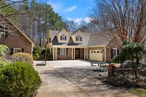 212 Morgan Dr, Central, SC 29630
