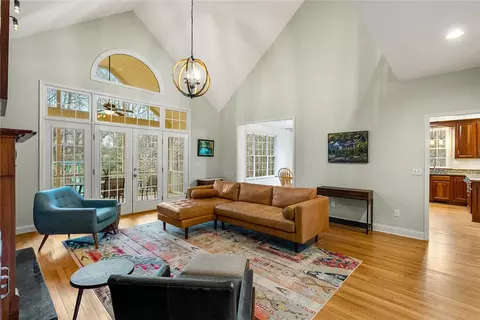 Living - 212 Morgan Dr, Central, SC 29630 photo 3 of 3