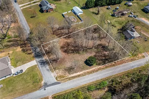 407 Will Hanks Rd, Honea Path, SC 29654 photo 3