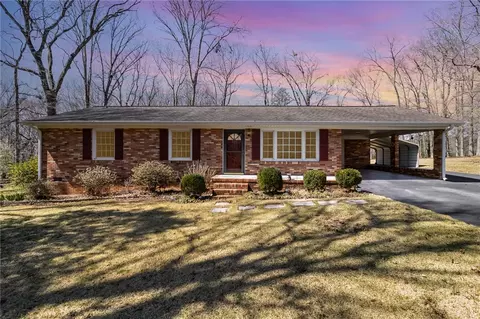 234 Oakwood Dr, Easley, SC 29640