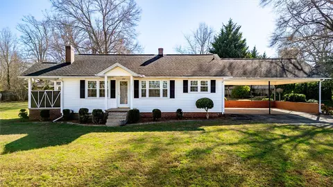 202 Washington Ave, Easley, SC 29640