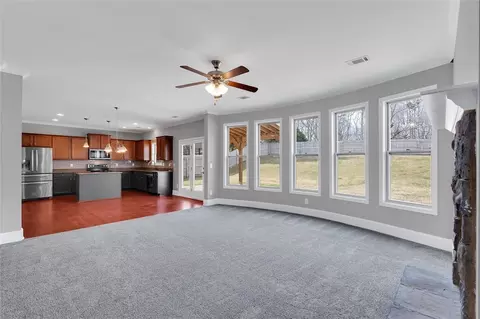 136 Berwick Ct, Easley, SC 29642 photo 13