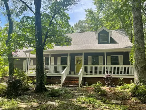 236 Issaqueena Dr, Central, SC 29630 photo 2