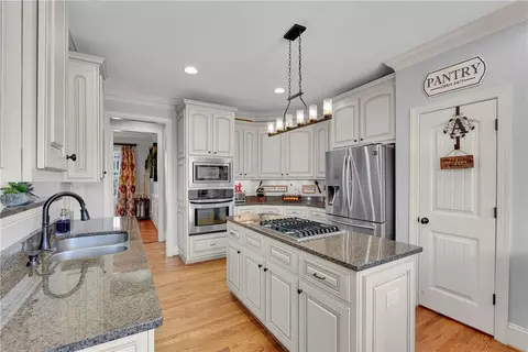202 Avendell Dr, Easley, SC 29642 photo 8