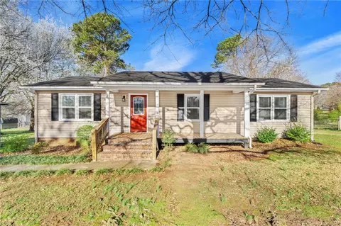 150 Dogwood St, Hartwell, GA 30643