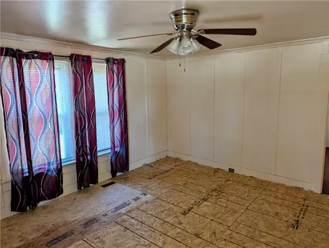 Living - 107 Trussell St, Honea Path, SC 29654 photo 1 of 3