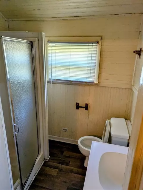 Bath - 107 Trussell St, Honea Path, SC 29654 photo 1 of 1
