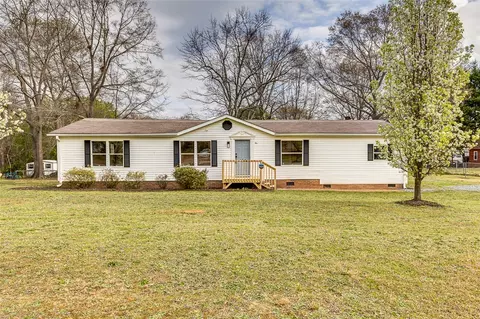 106 Oldfield Cir, Williamston, SC 29697