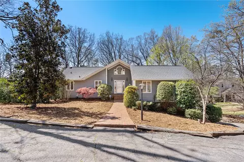 14 Muskhogean Rd, Fair Play, SC 29643
