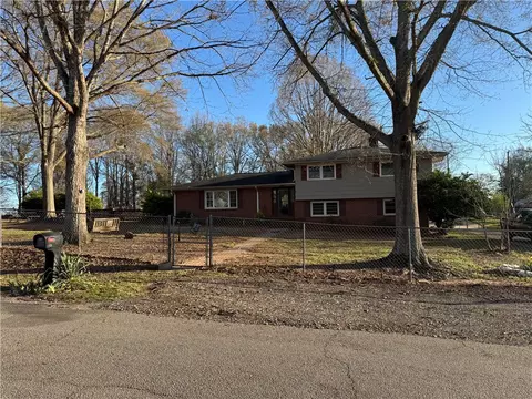 125 Victorian Dr, Anderson, SC 29625