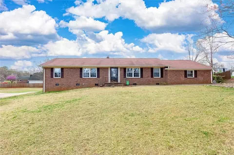 1008 Windwood Dr, Anderson, SC 29621
