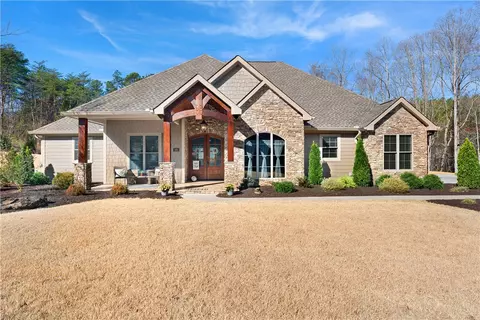 Exterior - 111 Northshores Dr, Seneca, SC 29672 photo 2 of 9