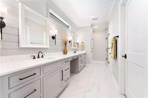 Bath - 111 Northshores Dr, Seneca, SC 29672 photo 1 of 4