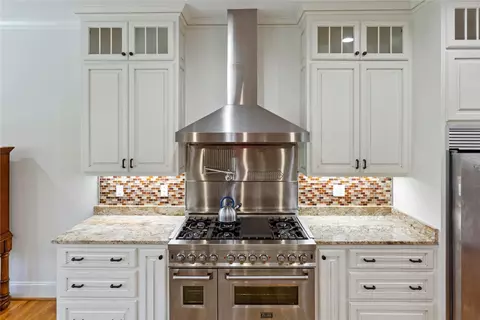 Kitchen - 102 Misty Oaks Ln, Pendleton, SC 29670 photo 2 of 3