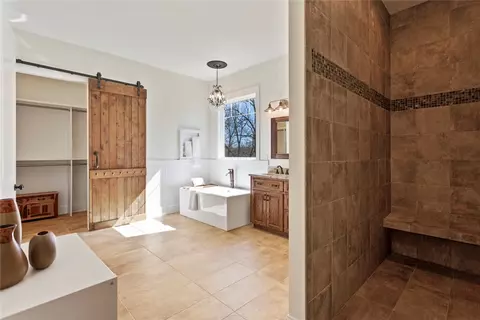 Bath - 102 Misty Oaks Ln, Pendleton, SC 29670 photo 3 of 4