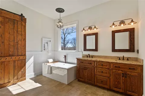 Bath - 102 Misty Oaks Ln, Pendleton, SC 29670 photo 2 of 4